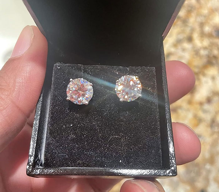 Give The Gift That's A Cut Above The Cliché – Moissanite Stud Earrings That'll Make Her Lobes Feel Fancy Without Making Your Wallet Ghost You