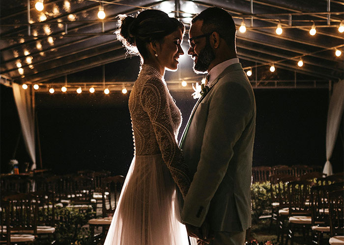 Couple Make Friends&rsquo; Wedding All About Their Proposal, Don&rsquo;t See Revenge Coming