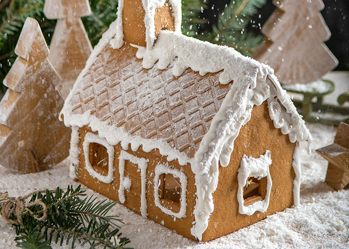 People Are Sharing The Weirdest Things They've Seen At A Friend's House (30 Answers)