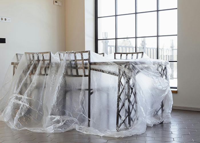 People Are Sharing The Weirdest Things They've Seen At A Friend's House (30 Answers)