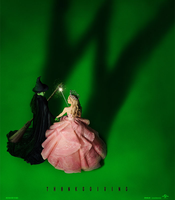 Ariana Grande&rsquo;s Roast-Worthy Costume Comes With Serving Of Laughs As Fans Compare It To Meat