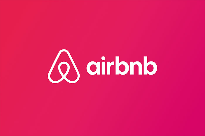 Man Leaves Bad Review On Airbnb, &ldquo;Superhost&rdquo; Sends His Wife Security Camera Pic Of Him Cheating