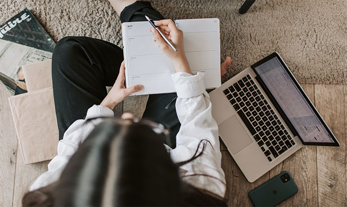 Woman Seeks Support After Being “Uninvited” From Sister’s Wedding, Gets Dragged Instead Woman Seeks Support After Being “Uninvited” From Sister’s Wedding, Gets Dragged Instead