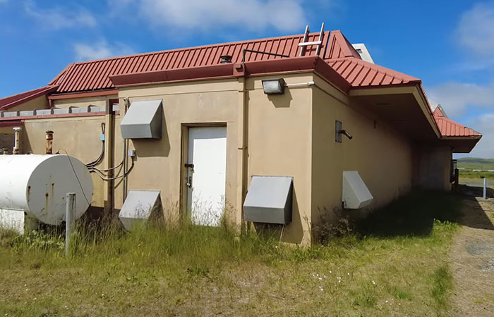 Gen-Z Amazed By The ’90s Menu Prices Of A McDonald’s Found On Abandoned Island Gen-Z Amazed By The ’90s Menu Prices Of A McDonald’s Found On Abandoned Island