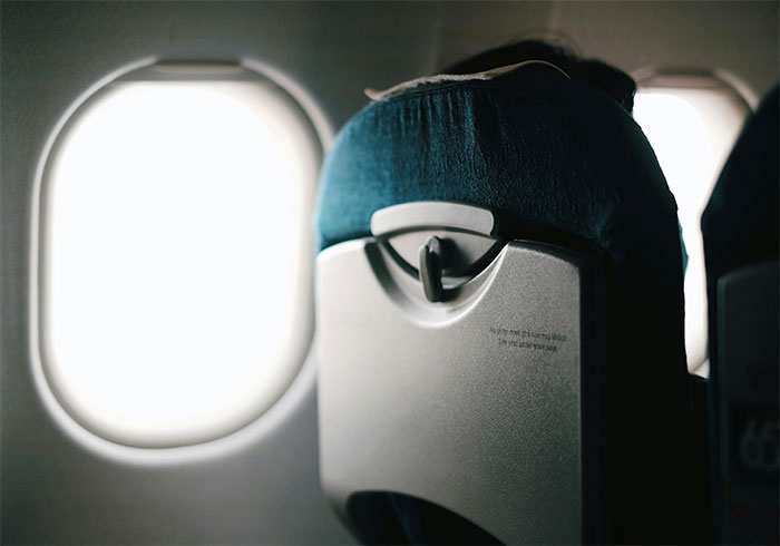 34 Frequent Fliers Share Unwritten Rules That Passengers Should Follow On Airplanes