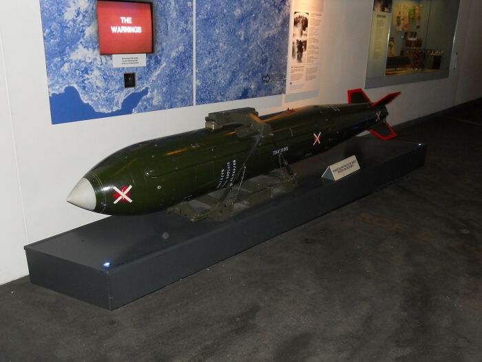 Someone Asked “What Are Some ‘That Was Way Too Close’ Moments In History?“, And 24 Peeps Delivered