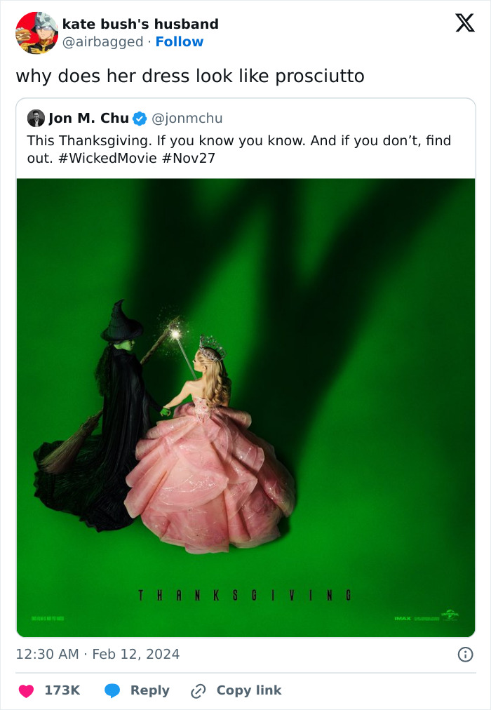 Ariana Grande&rsquo;s Roast-Worthy Costume Comes With Serving Of Laughs As Fans Compare It To Meat