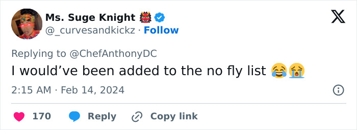 Man&rsquo;s Outraged Post About Fellow Passenger Provokes Hilarious Twitter Thread