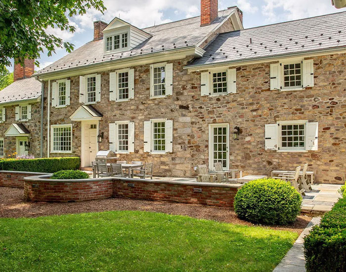 “Their Relationship Is On Steroids”: Bradley Cooper Buys $6.5M Farmhouse Near Gigi Hadid’s Mom “Their Relationship Is On Steroids”: Bradley Cooper Buys $6.5M Farmhouse Near Gigi Hadid’s Mom