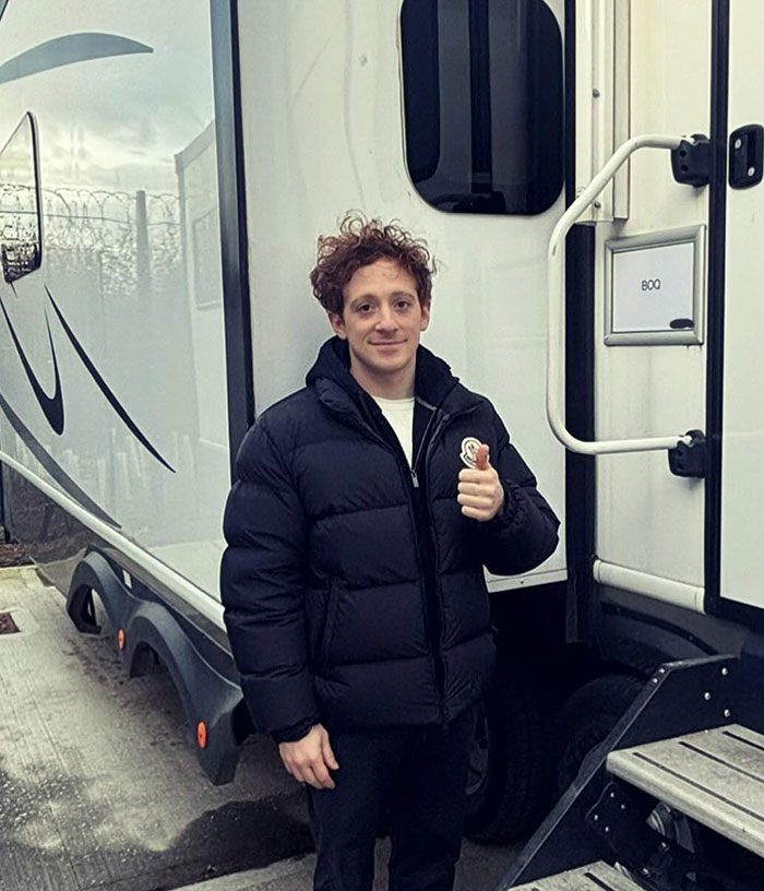 “The Gaslighting Is Insane”: Ariana Grande Renews Backlash Amidst Ethan Slater Cheating Scandal “The Gaslighting Is Insane”: Ariana Grande Renews Backlash Amidst Ethan Slater Cheating Scandal