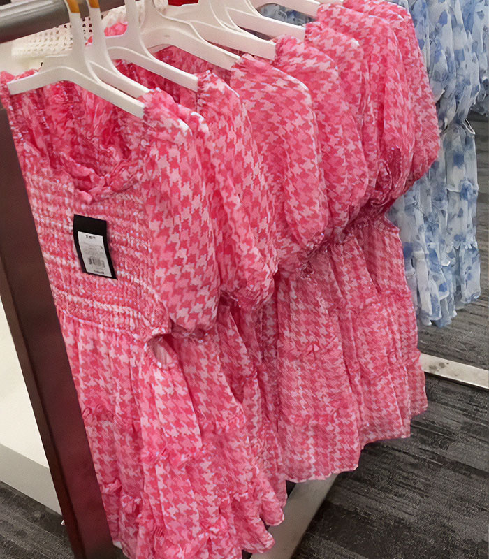 People Divided Whether Mom Is “Overreacting” To Target Kids’ Clothes She Finds Inappropriate People Divided Whether Mom Is “Overreacting” To Target Kids’ Clothes She Finds Inappropriate
