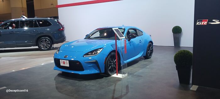 Again With The Blue Cars, Yessss