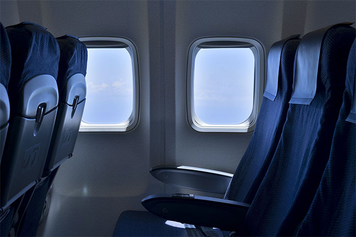 34 Frequent Fliers Share Unwritten Rules That Passengers Should Follow On Airplanes