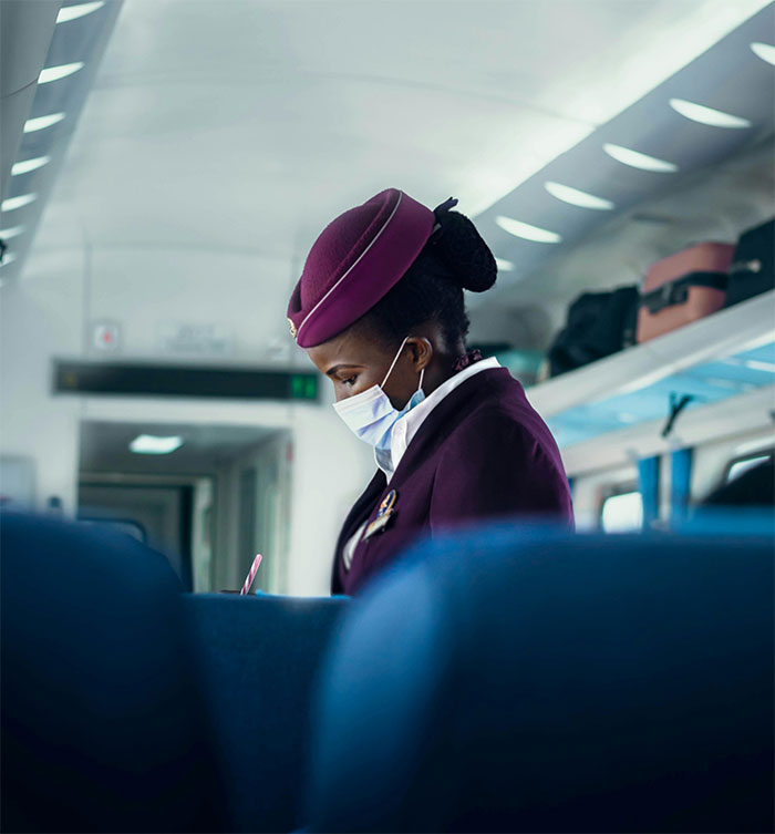 34 Frequent Fliers Share Unwritten Rules That Passengers Should Follow On Airplanes