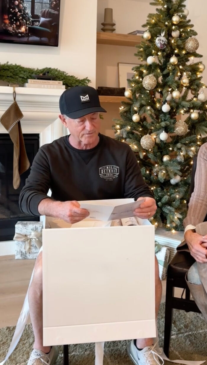 “It Was A No-Brainer Decision”: Bride-To-Be Stuns Her Beloved Stepdad With Heartwarming Request “It Was A No-Brainer Decision”: Bride-To-Be Stuns Her Beloved Stepdad With Heartwarming Request