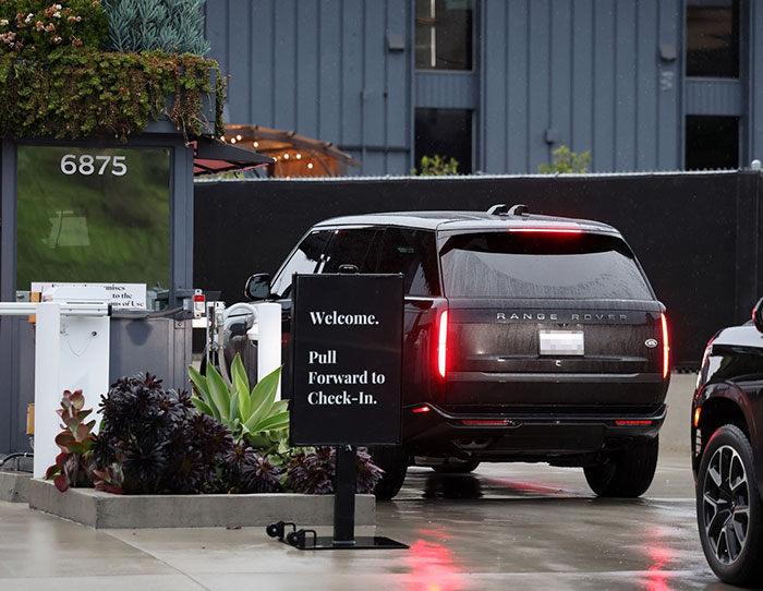 Following King Charles&rsquo;s Cancer Diagnosis, Prince Harry Rushes To His Side