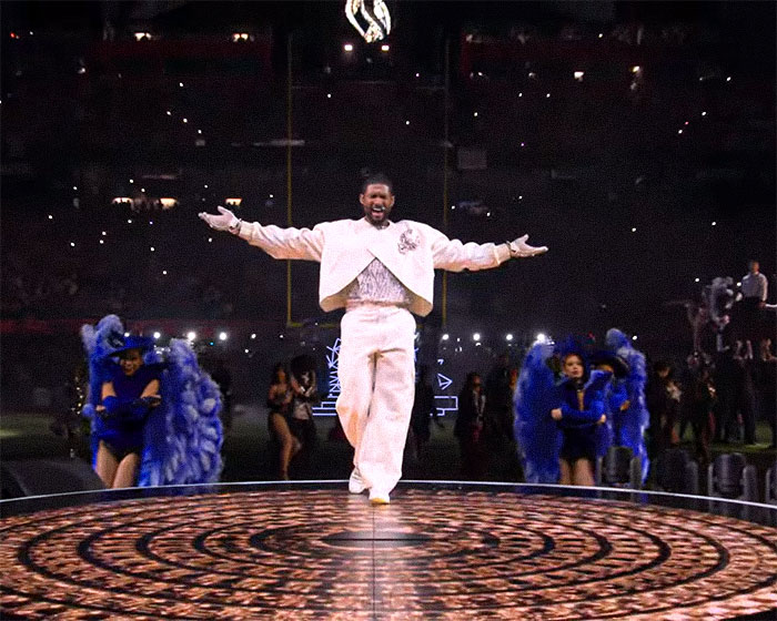 Usher&rsquo;s Super Bowl Halftime Show Didn&rsquo;t Exactly Go As Planned, Sparking Hilarious Memes Online