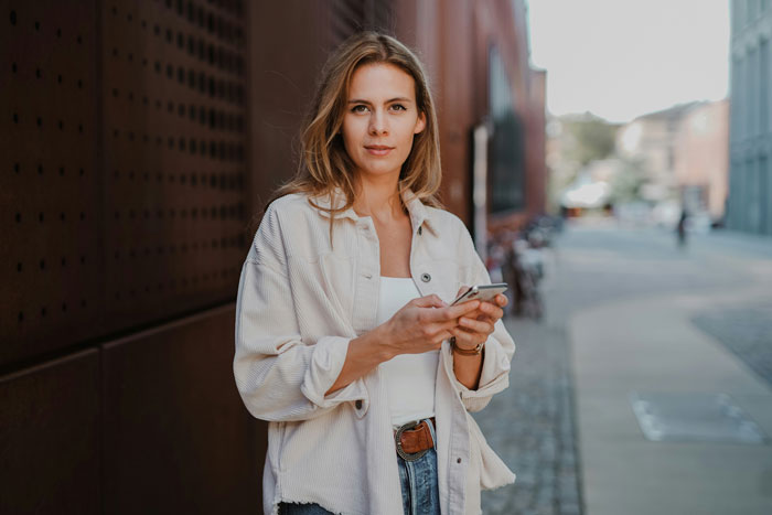 Woman&rsquo;s BF Accidentally Causes Chaos At Her Work When He Comes To Take Her To Lunch