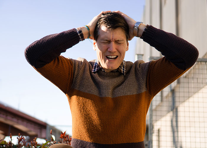 “Husband Tries To Warn Neighbors About Their Landscaping, Gets Told To Mind His Own Business” “Husband Tries To Warn Neighbors About Their Landscaping, Gets Told To Mind His Own Business”