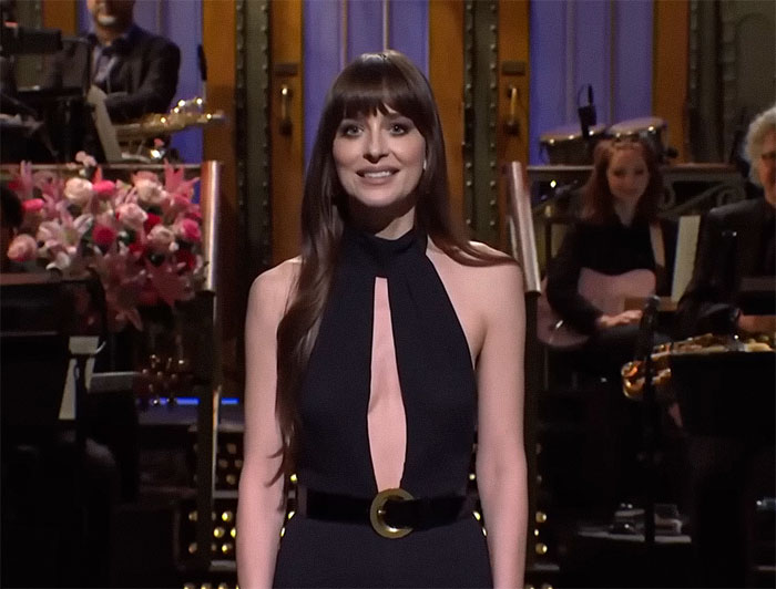 Fans Furious With Dakota Johnson&rsquo;s Nepo Baby Denial Just Days After She Criticized &ldquo;The Office&rdquo;