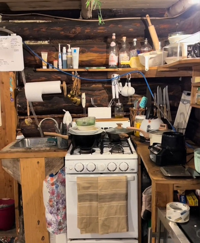 &ldquo;You Have No Worries&rdquo;: 19-Year-Old Lives In Remote Cabin She Rents For $275 A Month