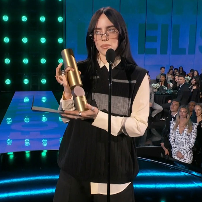 Billie Eilish Praised For Apparently Throwing Shade At TikTokers At The People&rsquo;s Choice Awards