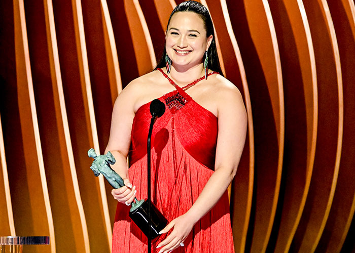 Emma Stone’s Reaction After Losing SAG Award To Lily Gladstone Is The Definition Of Grace Emma Stone’s Reaction After Losing SAG Award To Lily Gladstone Is The Definition Of Grace