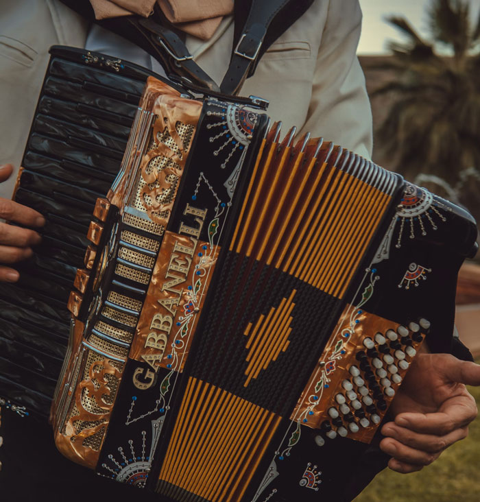 "Always Read The Wedding Invitation Small Print": 2 Guests Leave Wedding Mortified "Always Read The Wedding Invitation Small Print": 2 Guests Leave Wedding Mortified