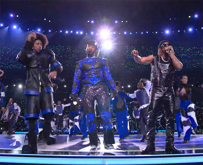 Usher&rsquo;s Super Bowl Halftime Show Didn&rsquo;t Exactly Go As Planned, Sparking Hilarious Memes Online