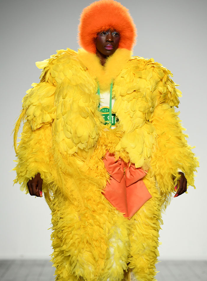 People Can’t Get Over These Bizarre Looks From London Fashion Week 2024 People Can’t Get Over These Bizarre Looks From London Fashion Week 2024
