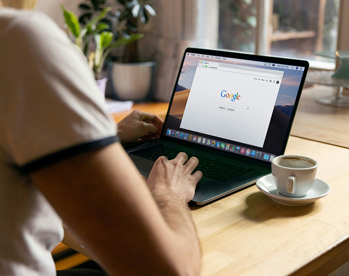 &ldquo;I Know What You&rsquo;re Doing&rdquo;: Woman Shares Way She Spies On Partner, Sparks Outrage Online