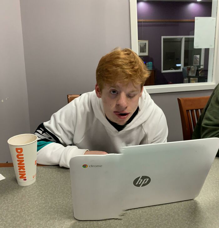 My Friend Looks So Dumb