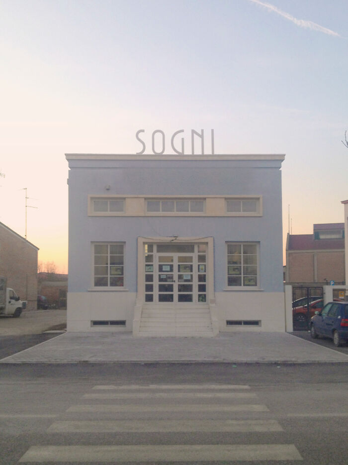 It Says "Dreams" In Italian. Should I Go In?