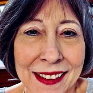 julie_carpenter avatar