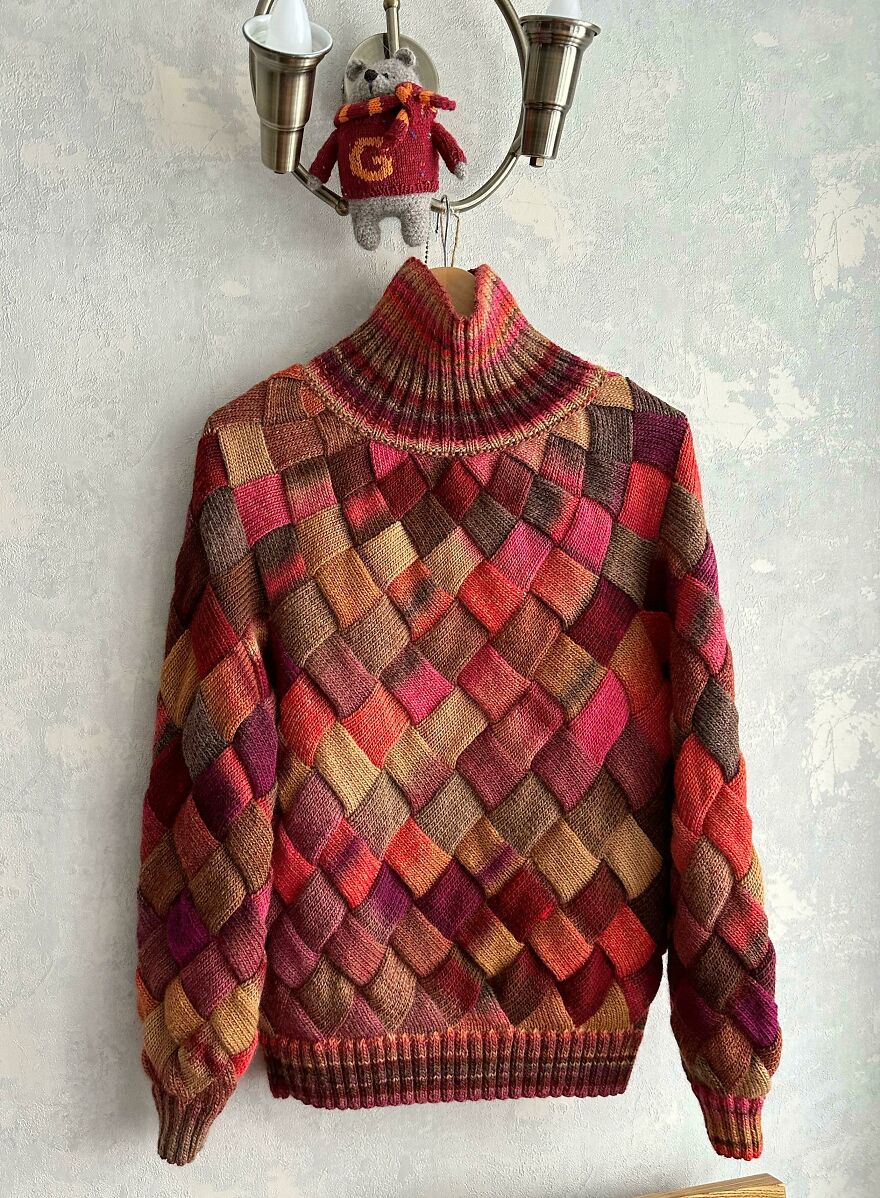 New Sweater And 🐻 Hand Knit (Christmas Gift For My Friend)