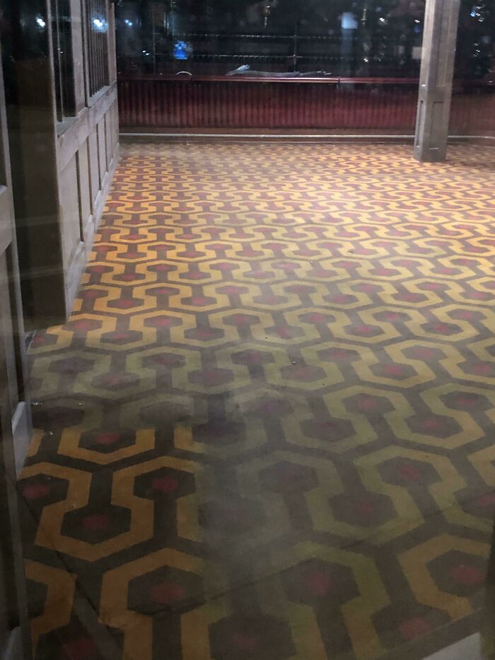 This Floor Of An Abandoned Restaurant In Chicago