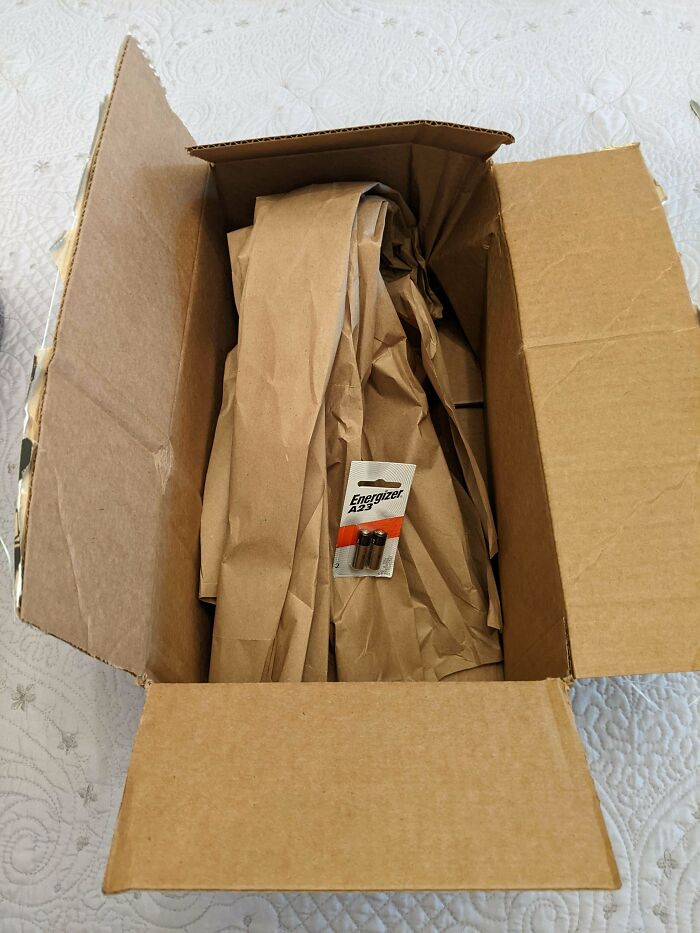 I Was Worried When I Noticed I Had A Damaged Package Outside. Turns Out It Wasn't An Issue