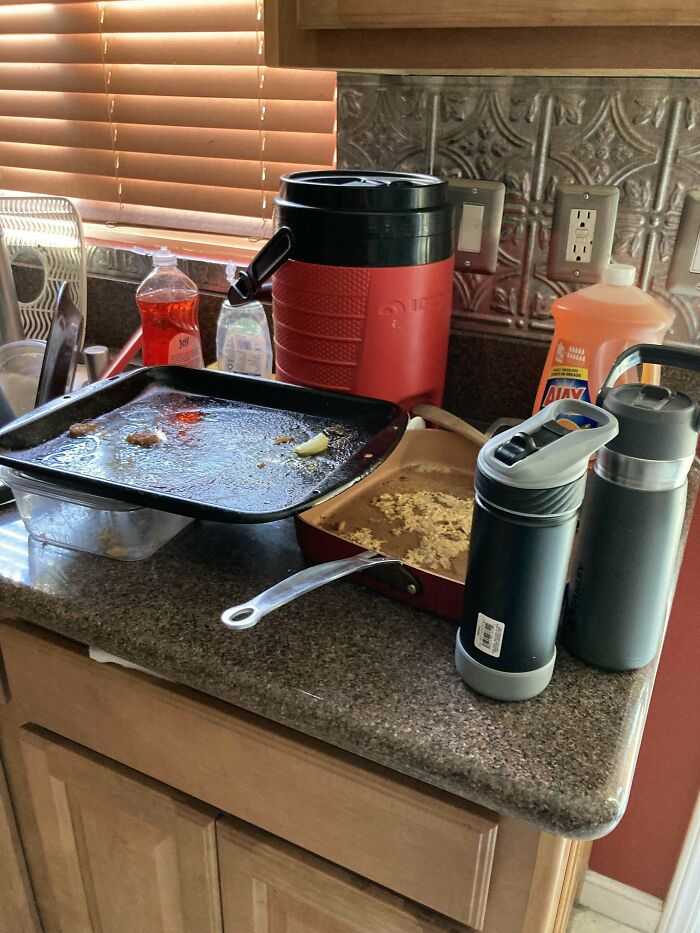 I’m 22 Living With A 30 Y/O Married Couple Who Leave Messes Like This