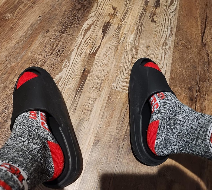  Cloudy Slippers: These Slippers Are Fluffy, Light, And Fun