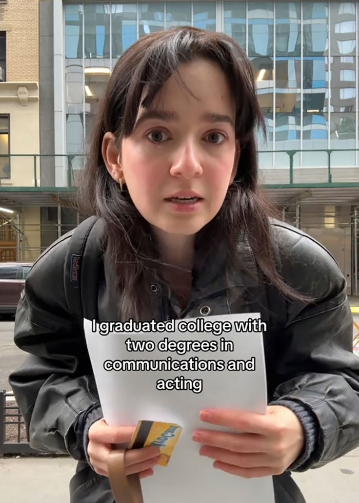 &ldquo;Welcome To The Real World&rdquo;: Polyglot College Graduate Left In Tears As She Can&rsquo;t Find A Job