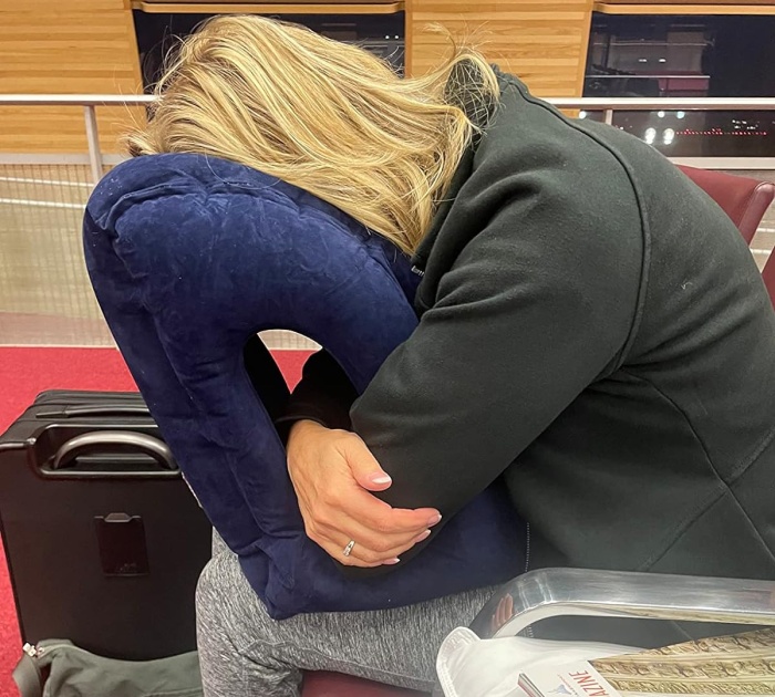 Catch Some Z's In Style With This Sunany Travel Pillow And Make Those Long Flights A Little Cozier