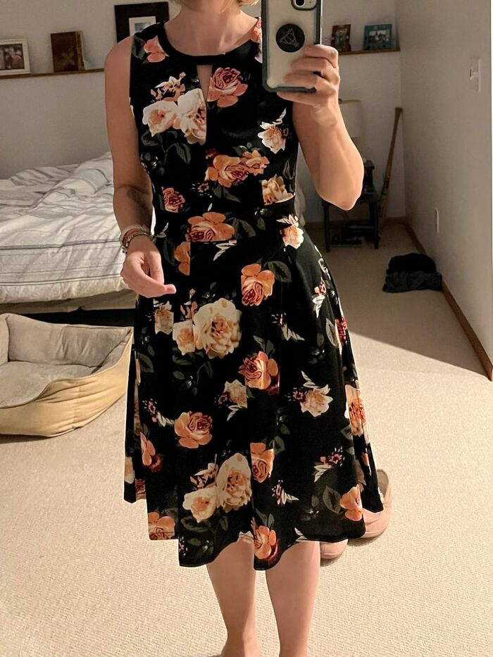 Twirl, Work, Play: Sleeveless Retro Dress With Pockets - Your Summer Anthem!