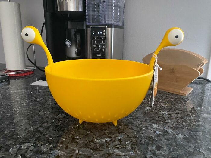 Embrace Kitchen Whimsy With OTOTO Spaghetti Monster: A Bpa-Free Plastic Strainer For Draining Pasta, Rice, Vegetables, And Fruits In Style!