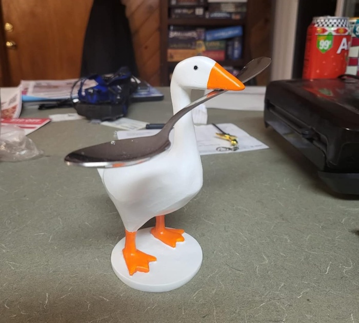 Goose Your Keys - A Magnetic Duck Key Holder That Quacks Up Any Room