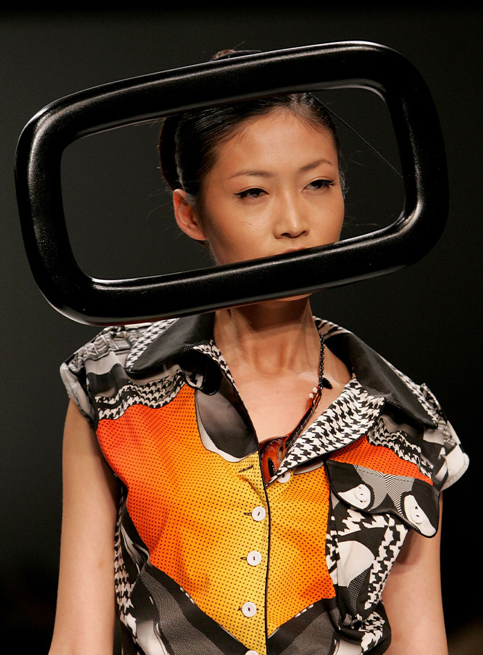 People Can’t Get Over These Bizarre Looks From London Fashion Week 2024 People Can’t Get Over These Bizarre Looks From London Fashion Week 2024