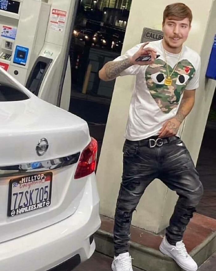 Funny-Unhinged-Images-Go-Hard