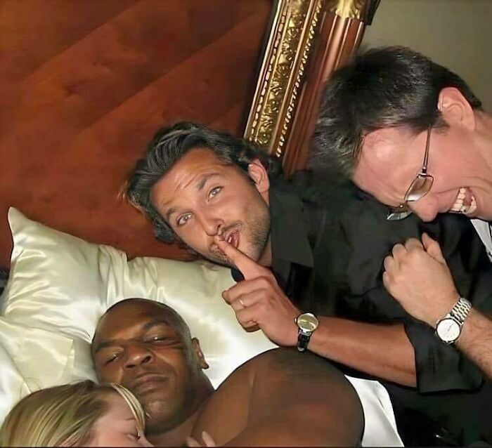 Funny-Unhinged-Images-Go-Hard