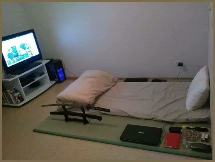 Funny-Unhinged-Images-Go-Hard