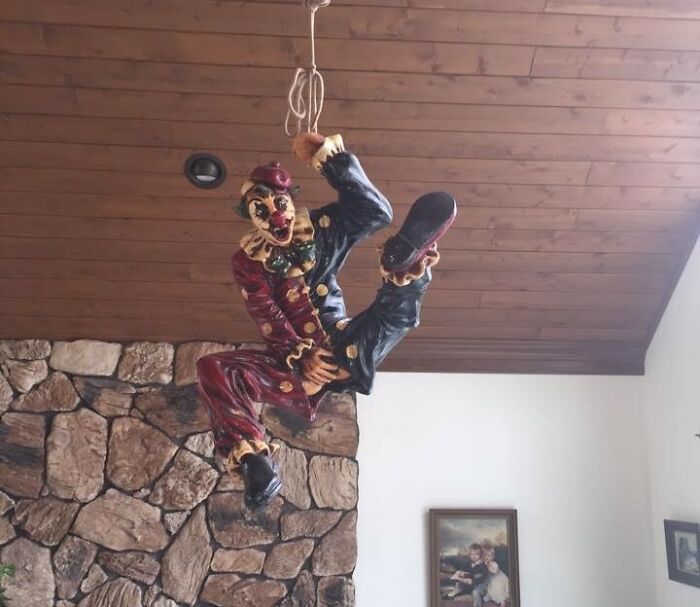 30 Unique Reasons Why Someone Didn't Buy A House, As Shared Online