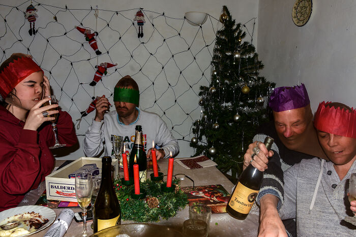 This Is The Weirdest Family Photo Album You Will Ever See (28 Pics)